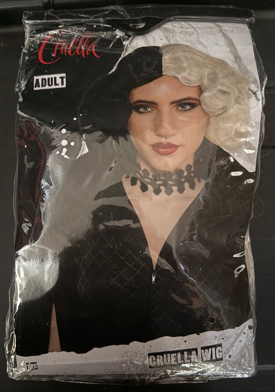NIB Disney Cruella De Vil 101 Dalmatians Adult Halloween Cosplay Wig